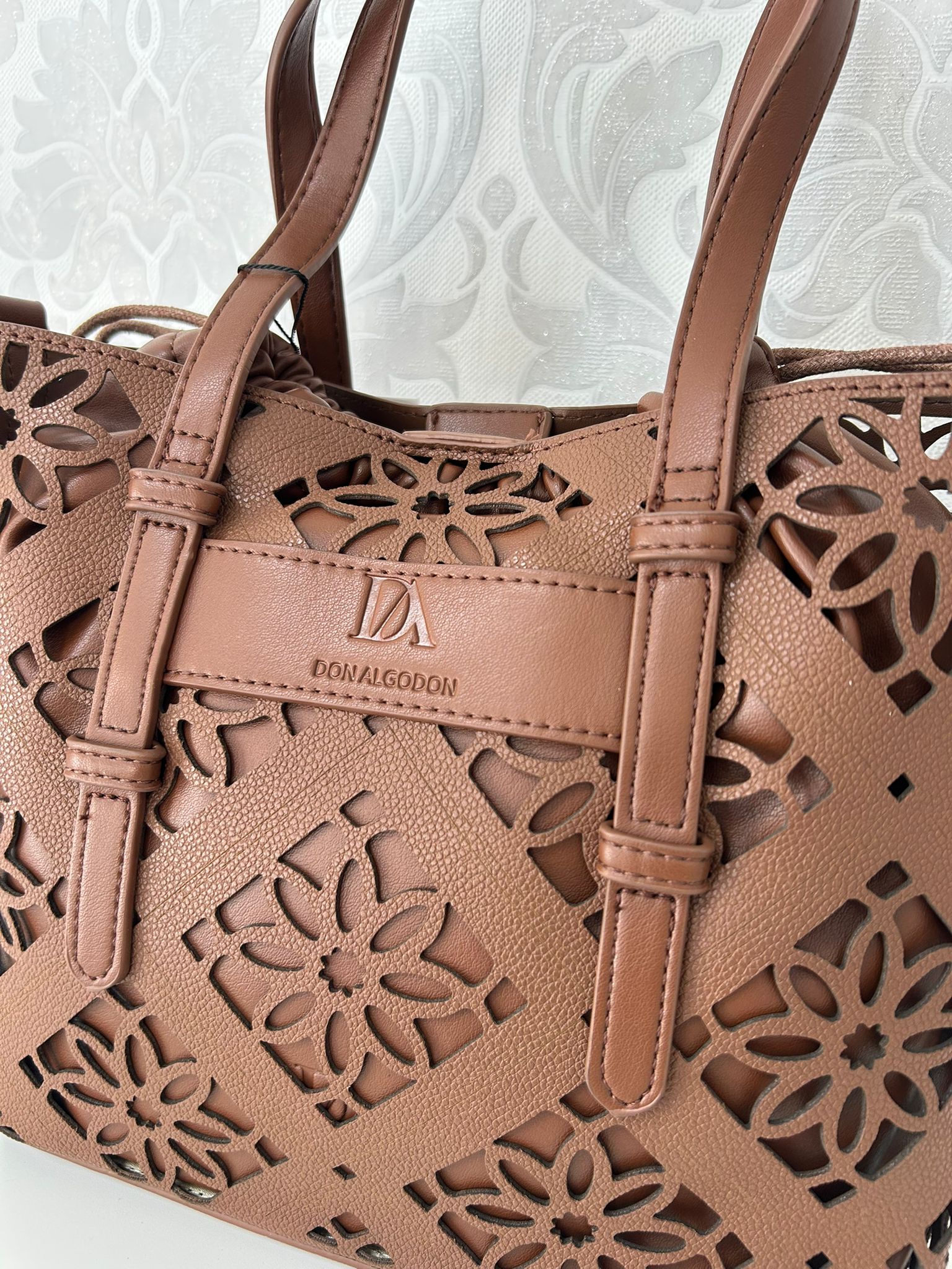 DON ALGODÓN Bolso Mano Calado Marrón - Imagen 2