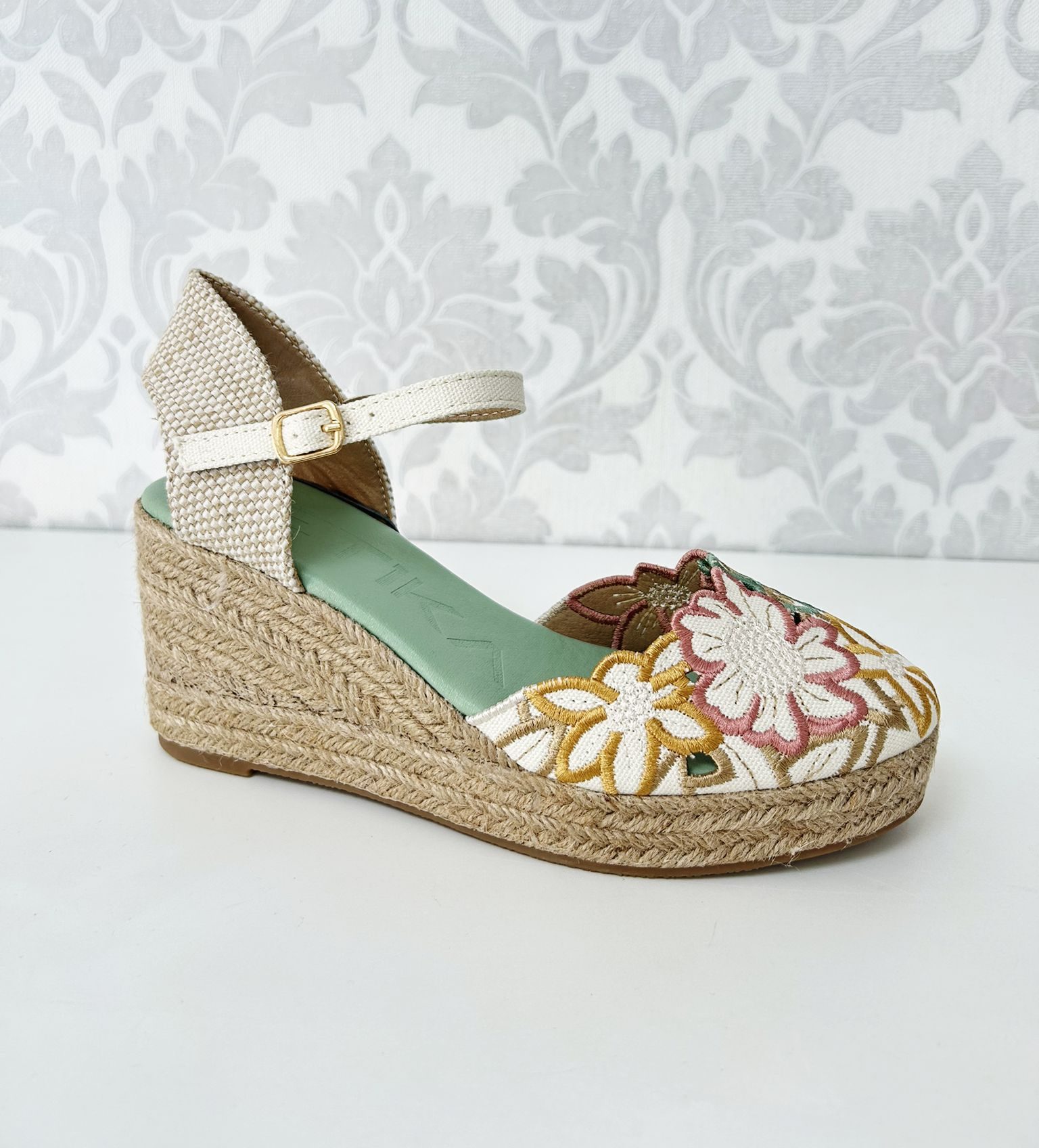 ÉTIKA Esparteña Olea Flores