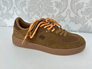 D. FRANKLIN Lab Suede Camel